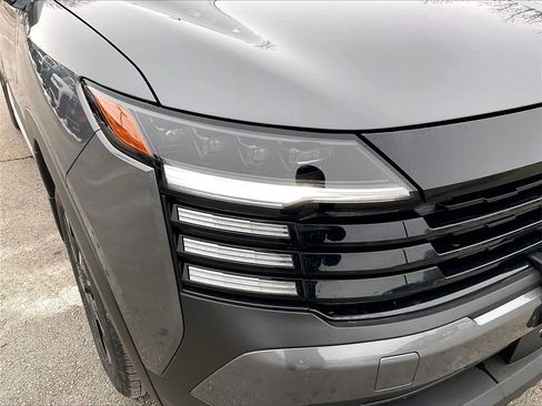 Used 2025 Nissan Kicks SV image 27