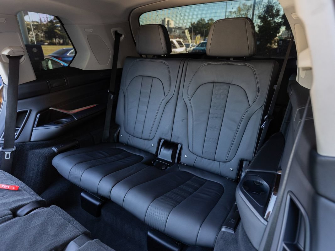 Used 2020 BMW X7 xDrive40i w/ Premium Package AWD/4WD image 35