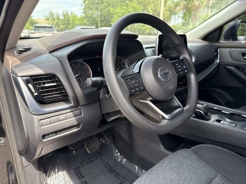 Used 2021 Nissan Rogue SV FWD image 24