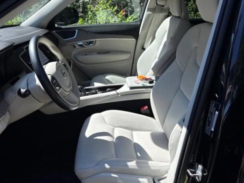 Used 2025 Volvo XC90 T8 Core w/ Climate Package AWD/4WD image 2