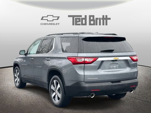 Used 2021 Chevrolet Traverse LT w/ LT Premium Package image 6
