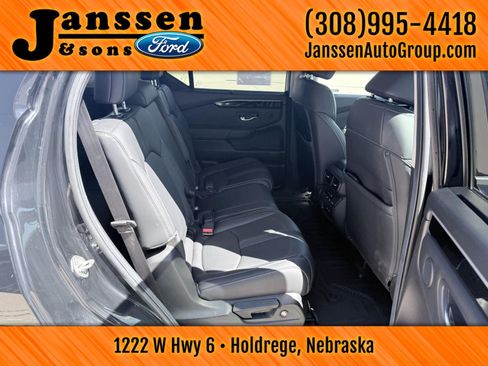 Used 2025 Honda Pilot EX-L image 16