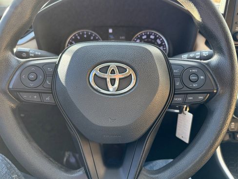 Used 2019 Toyota RAV4 LE image 19
