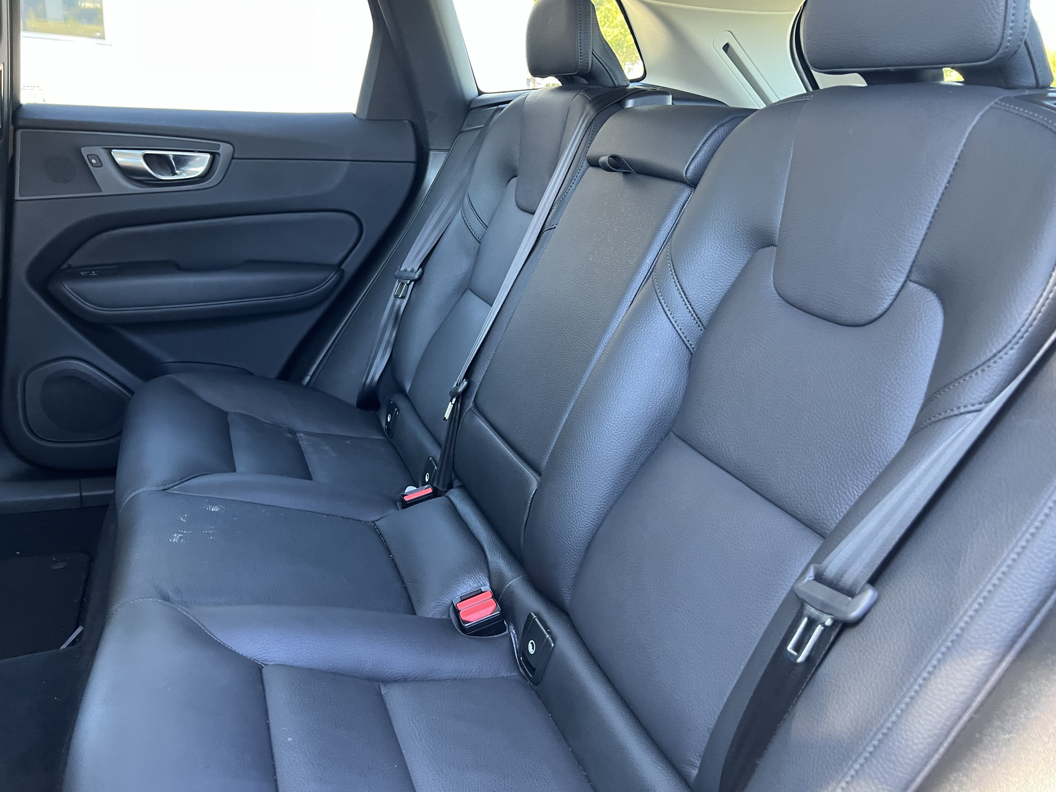 Used 2025 Volvo XC60 B5 Plus AWD/4WD image 34