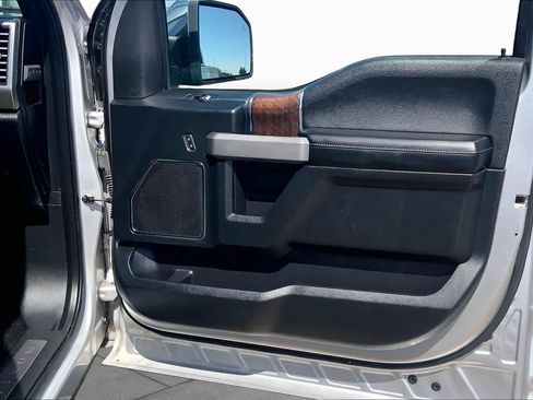 Used 2017 Ford F150 Platinum w/ Equipment Group 701A Luxury AWD/4WD image 21