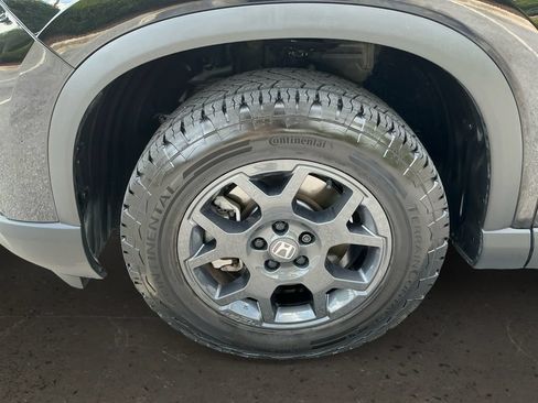 Used 2025 Honda Pilot TrailSport image 10