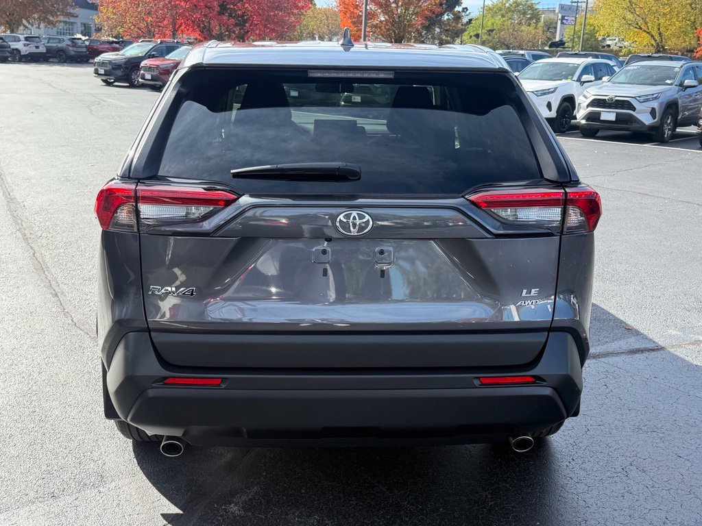 Certified 2022 Toyota RAV4 LE AWD/4WD image 6