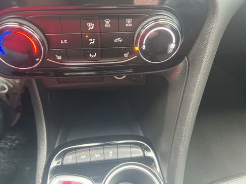 Certified 2022 Buick Encore GX Preferred w/ Cold Weather Comfort Package image 38