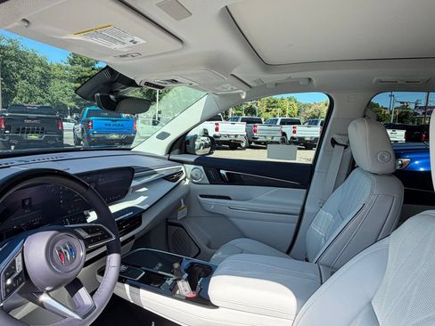 New 2027 Buick Enclave Avenir w/ LPO, Floor Liner Package AWD/4WD image 20