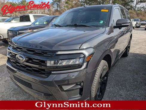 Used 2023 Ford Expedition Limited image 1
