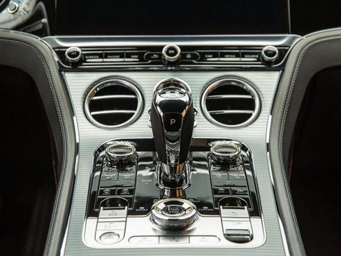 Used 2022 Bentley Continental GT AWD/4WD image 36