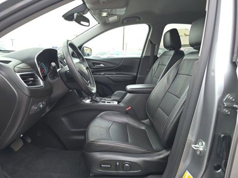 Used 2023 Chevrolet Equinox Premier AWD/4WD image 11