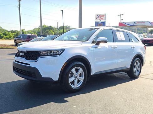 Used 2022 Kia Sorento LX FWD image 7