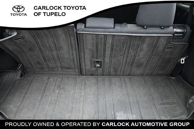 Used 2023 Toyota Highlander LE AWD/4WD image 17