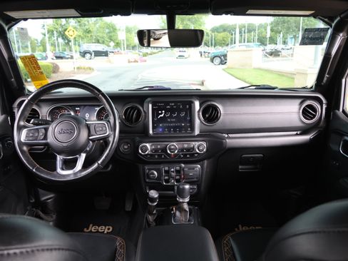 Used 2022 Jeep Gladiator Overland AWD/4WD image 16