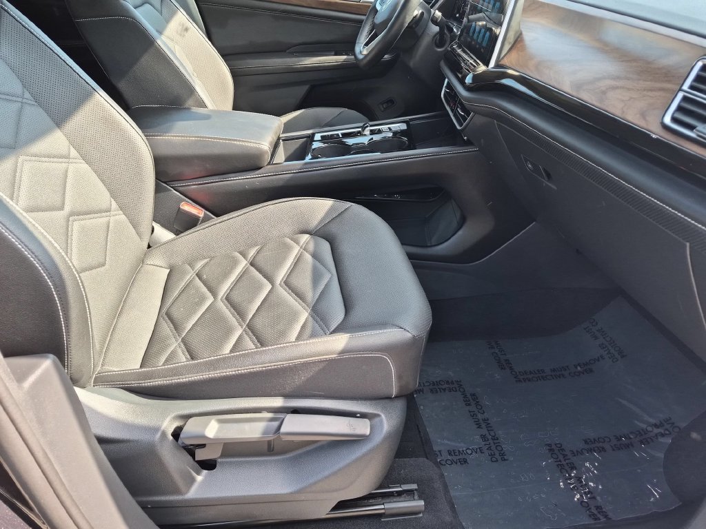 Used 2025 Volkswagen Atlas SE AWD/4WD image 31
