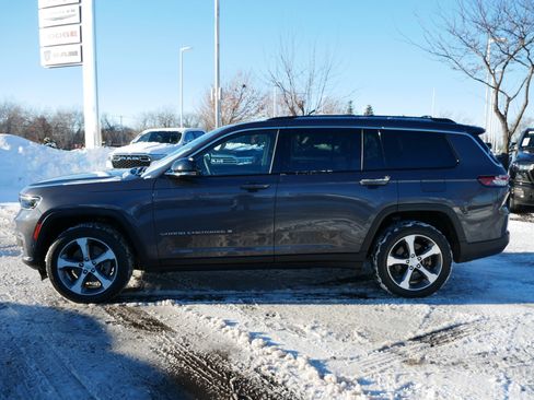 Used 2023 Jeep Grand Cherokee L Limited w/ Luxury Tech Group II image 4