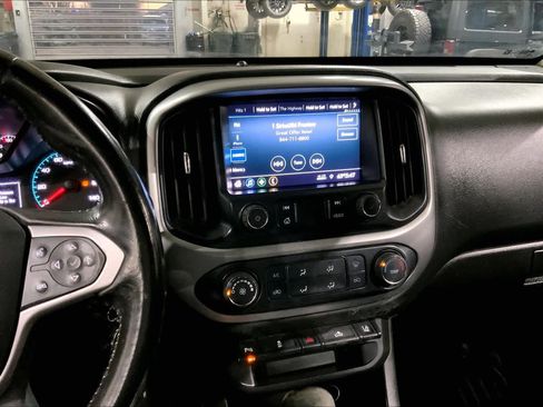 Used 2022 Chevrolet Colorado LT w/ Fleet Safety Package image 6