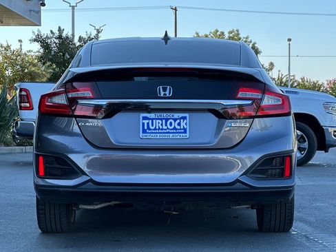 Used 2019 Honda Clarity Plug-In Hybrid image 5