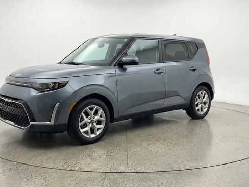 Used 2025 Kia Soul LX w/ LX Technology Package image 3