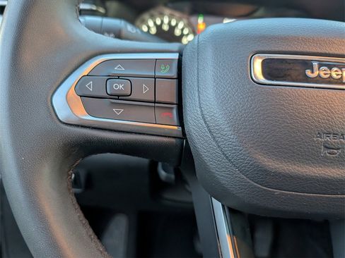 Used 2024 Jeep Compass Latitude image 13