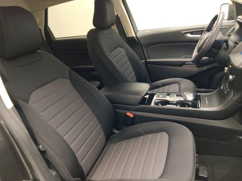 Used 2020 Ford Edge SE image 21