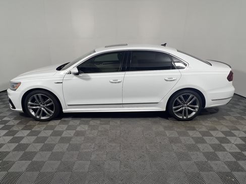 Used 2019 Volkswagen Passat 2.0T SE R-Line FWD image 2