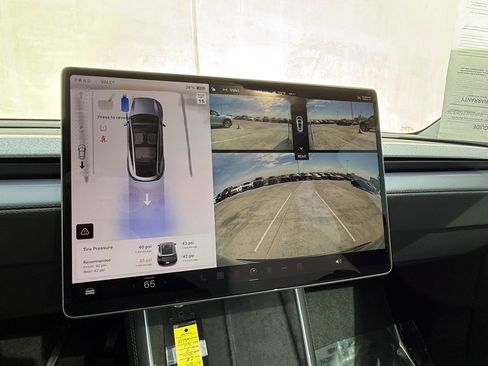 Used 2026 Tesla Model Y 2WD image 11