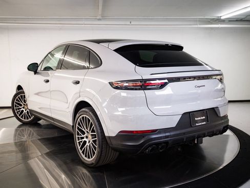 Certified 2023 Porsche Cayenne Platinum Edition AWD/4WD image 3