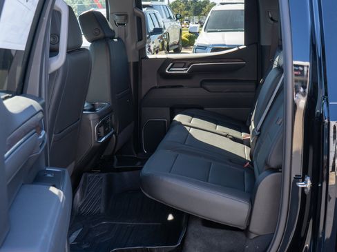 New 2026 GMC Sierra 1500 SLT w/ SLT Premium Plus Package image 19