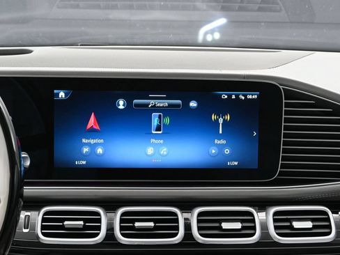 Used 2025 Mercedes-Benz Maybach GLS 600 4MATIC image 25