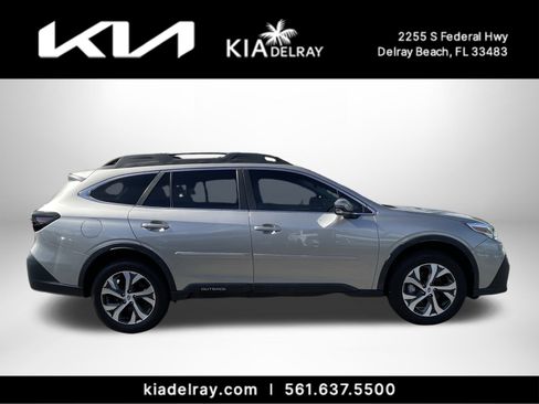 Used 2020 Subaru Outback Limited image 2