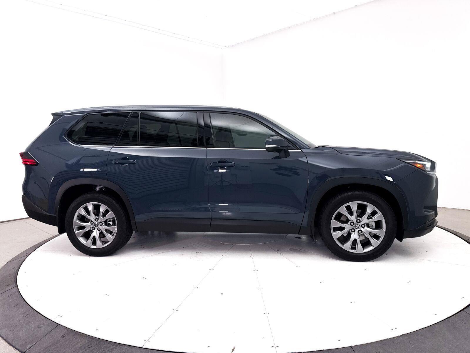 Used 2025 Toyota Grand Highlander FWD image 41