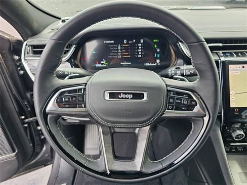 New 2023 Jeep Grand Cherokee Overland w/ Advanced Protech Group III image 17