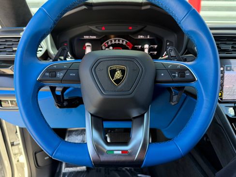 Used 2024 Lamborghini Urus S AWD/4WD image 42