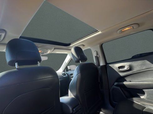 Used 2020 Jeep Compass Latitude image 8