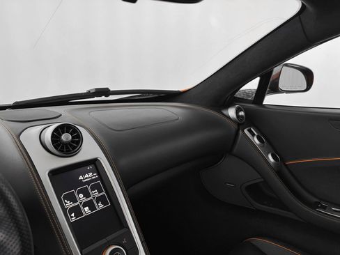 Used 2013 McLaren MP4-12C Coupe image 22