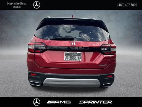 Used 2023 Honda Pilot Touring image 5