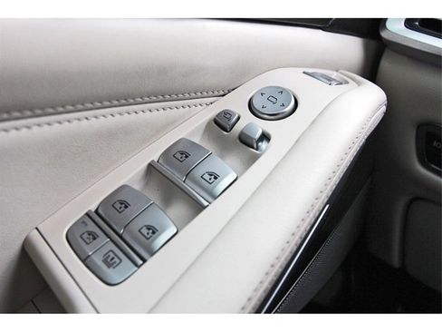 Used 2022 BMW X7 M50i w/ Luxury Seating Package image 21