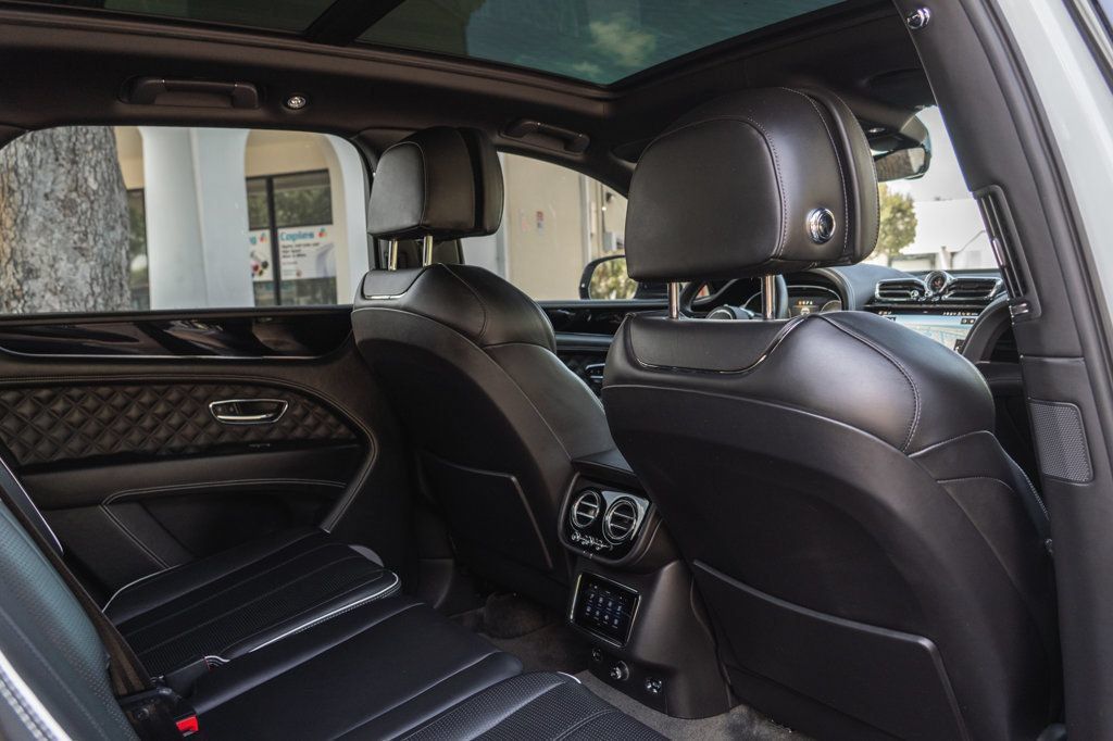 Used 2022 Bentley Bentayga AWD/4WD image 25