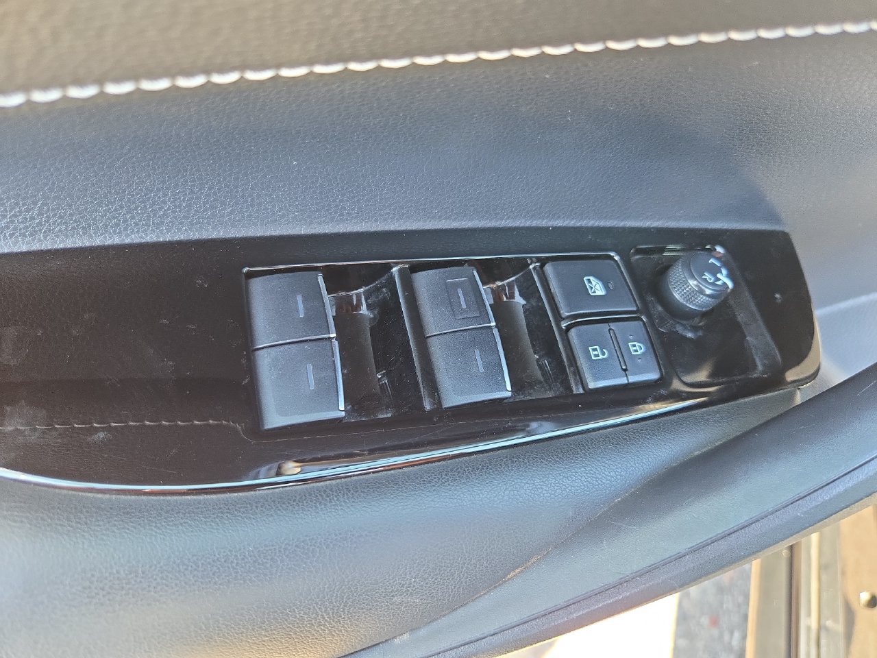 Used 2026 Toyota Corolla SE FWD image 28