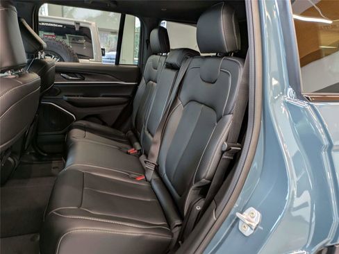 New 2026 Jeep Grand Cherokee Limited RWD image 15