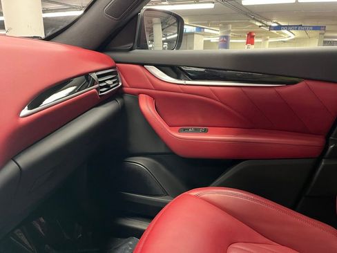 Used 2021 Maserati Levante image 30