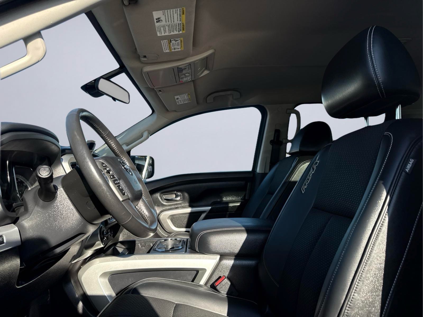 Used 2018 Nissan Titan PRO-4X AWD/4WD image 16