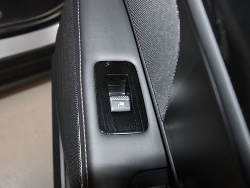 Used 2024 Lincoln Nautilus Premier w/ Equipment Group 102A AWD/4WD image 32
