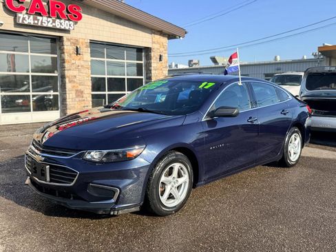 Used 2017 Chevrolet Malibu LS w/ LPO, Convenience Package 2 FWD image 3