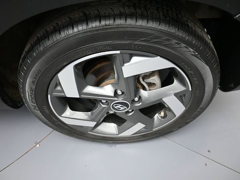 Certified 2023 Hyundai Venue SEL FWD image 15