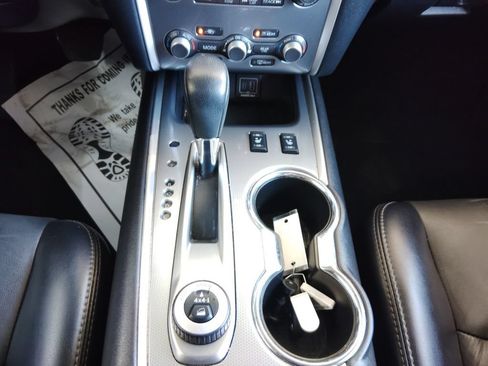 Used 2019 Nissan Pathfinder SL AWD/4WD image 32