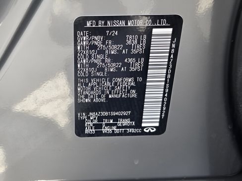 Used 2025 INFINITI QX80 Sensory AWD/4WD image 31