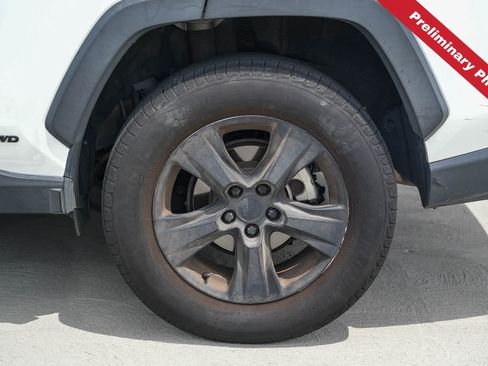 Used 2021 Toyota RAV4 XLE w/ Convenience Package AWD/4WD image 8